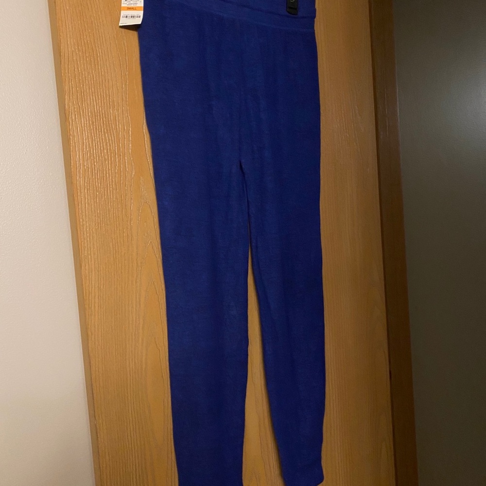 Women’s hoodie & jogger pants